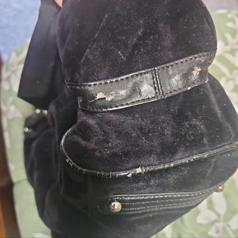 Juicy Couture Black Tote with Embroidered Logo - Picture 4 of 7